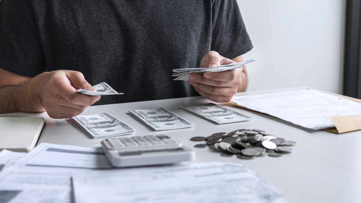 En Ecuador, hasta una deuda pequeña con respaldo documental puede derivar en un embargo de cuentas o salarios.