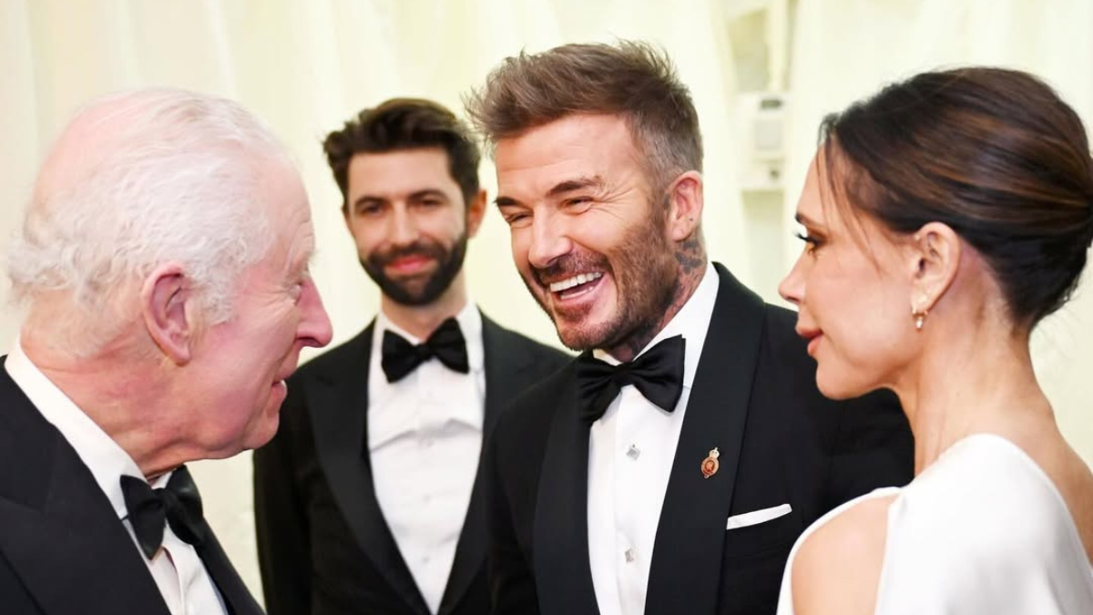 La estrecha relación entre los Beckham y la familia real británca se puso de manifiesto con el nombramiento de David Beckham como caballero.