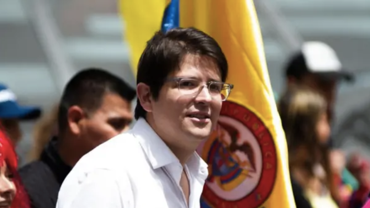 El senador Miguel Uribe Turbay permanece en estado extremadamente crítico tras una cirugía de emergencia realizada en una clínica de Bogotá. (Fuente: EFE)