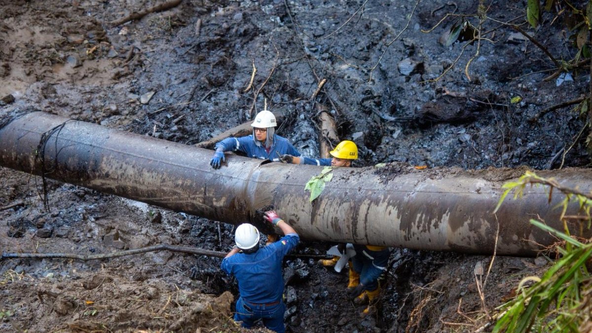 Petroecuador informó que la rotura del SOTE se produjo tras un deslizamiento en la zona de El Reventador.
