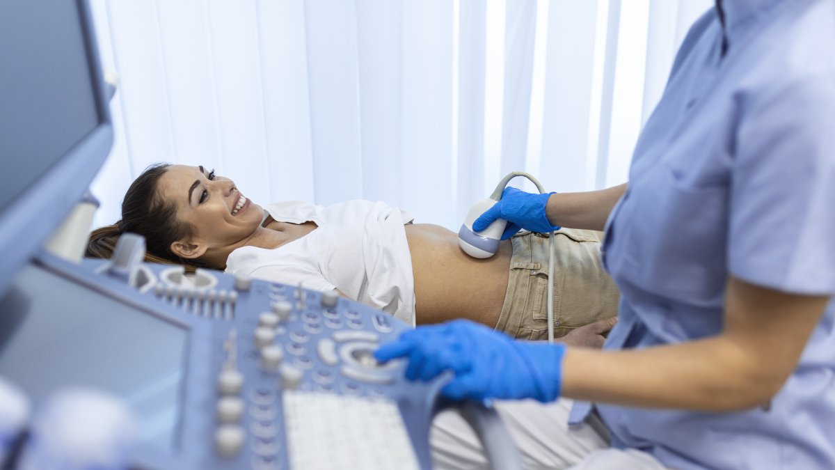 ¿Puede el ultrasonido detectar el cáncer de ovario antes de que sea tarde? Te explicamos cómo funciona