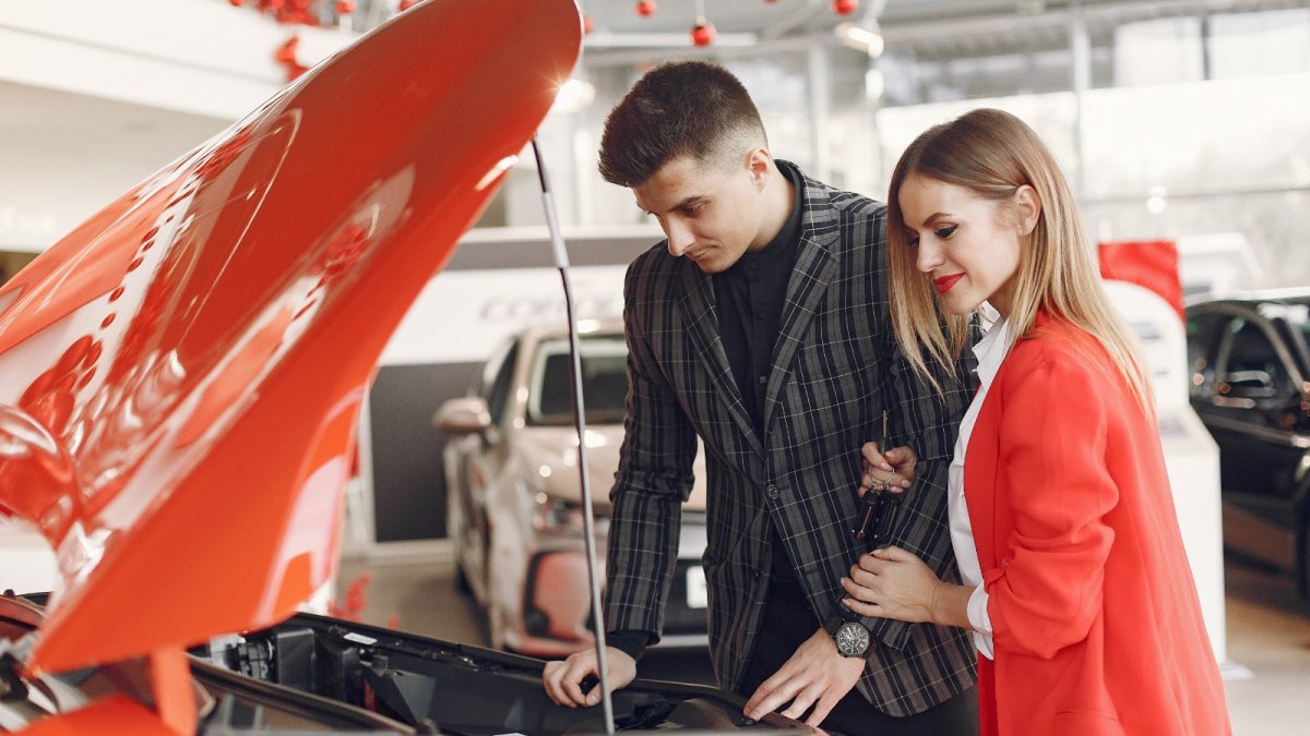 Antes de tomar la decisión de comprar un vehículo se debe revisar varias opciones.
