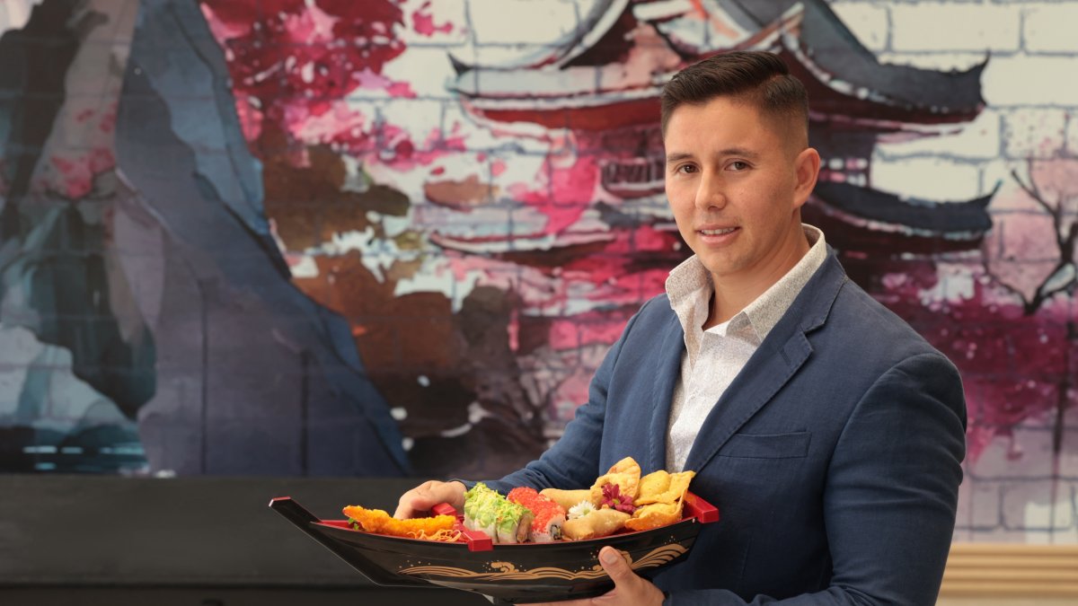 Rompe el molde con sushi en vivo, cócteles con sake y menú fusión.