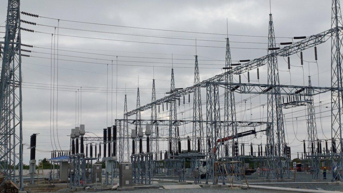 El Gobierno da un plazo 18 meses a 172 empresas para que generen su propia energía eléctrica.