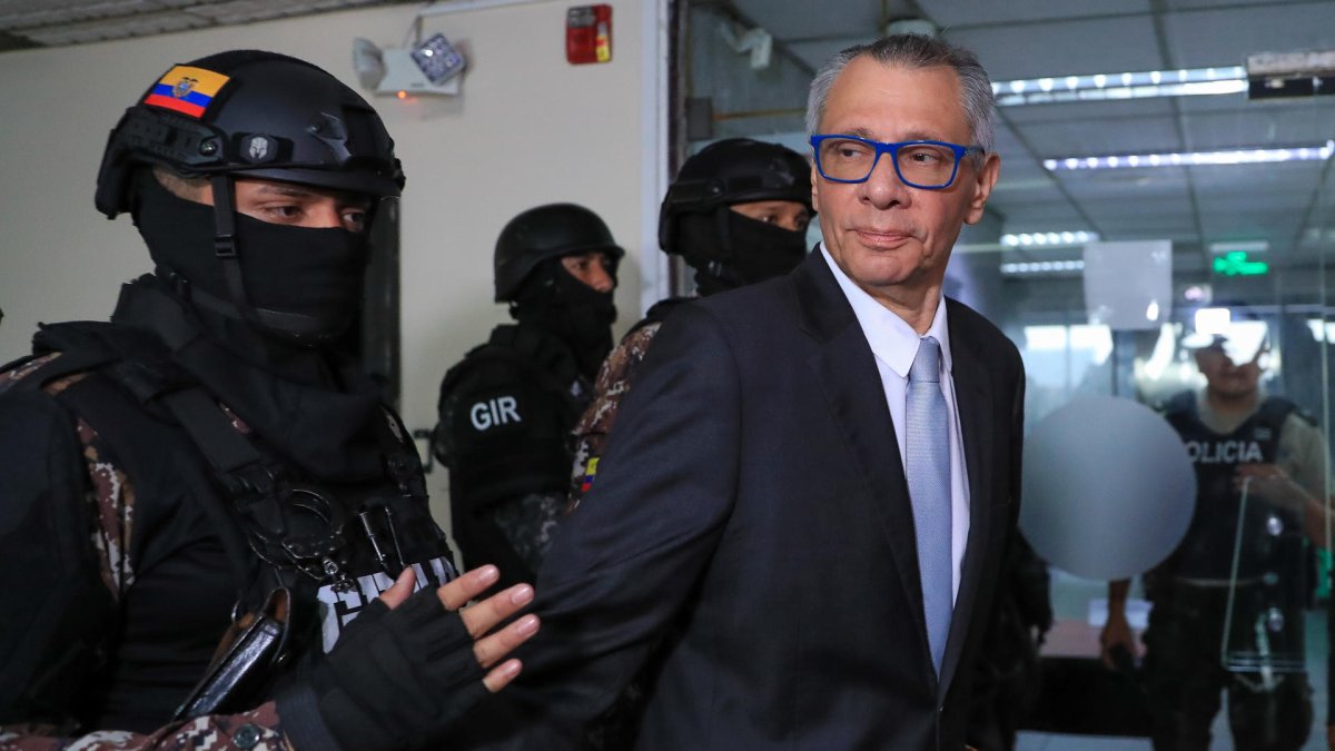 Jorge Glas fue trasladado al Centro de Privación de Libertad Guayas N.º 3, conocido como La Roca.