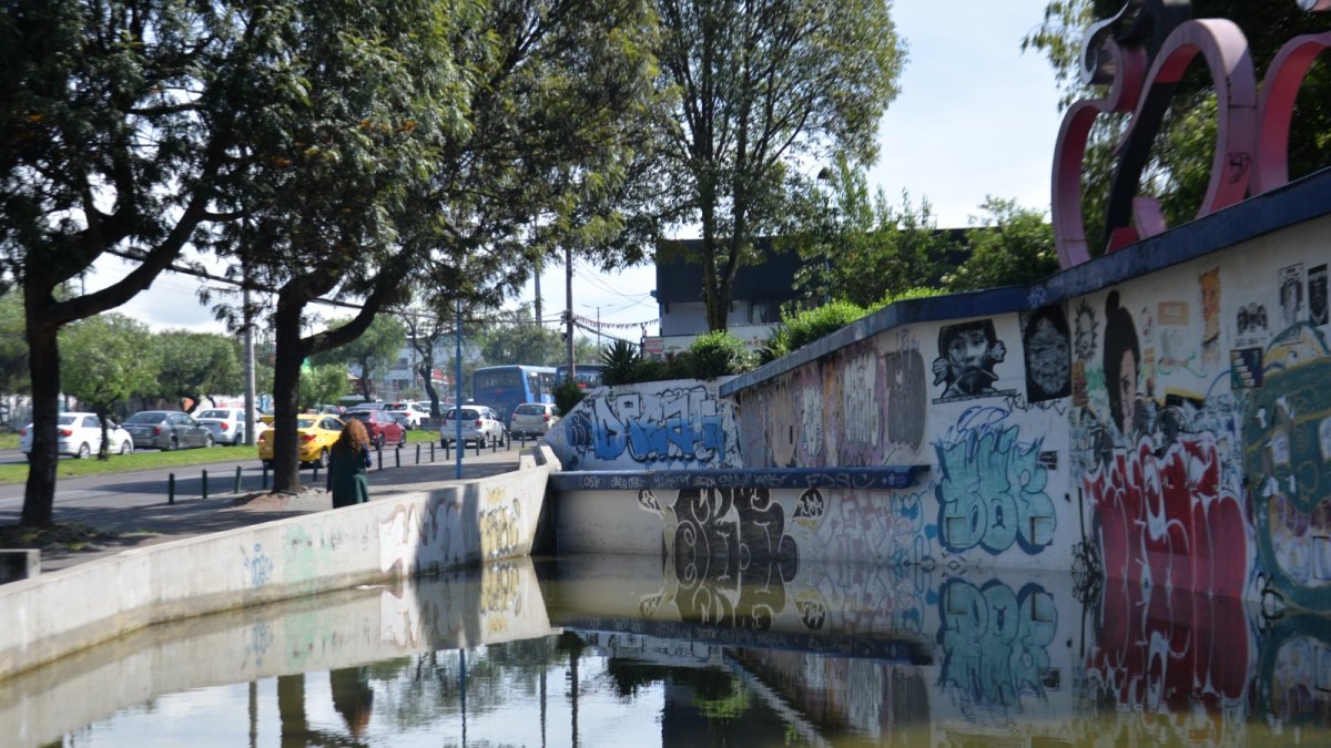 La Empresa Pública Metropolitana de Movilidad y Obras Públicas (Epmmop) anunció que retirará la pileta del parque La Kennedy, norte de Quito.