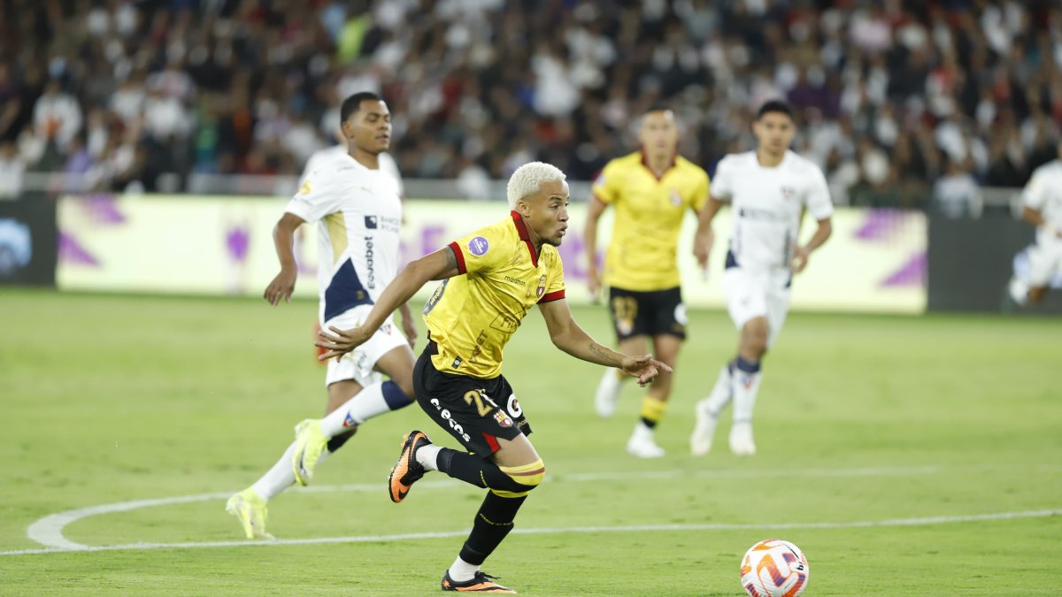 Liga de Quito venció 3-1 a Barcelona en el estadio Rodrigo Paz Delgado.