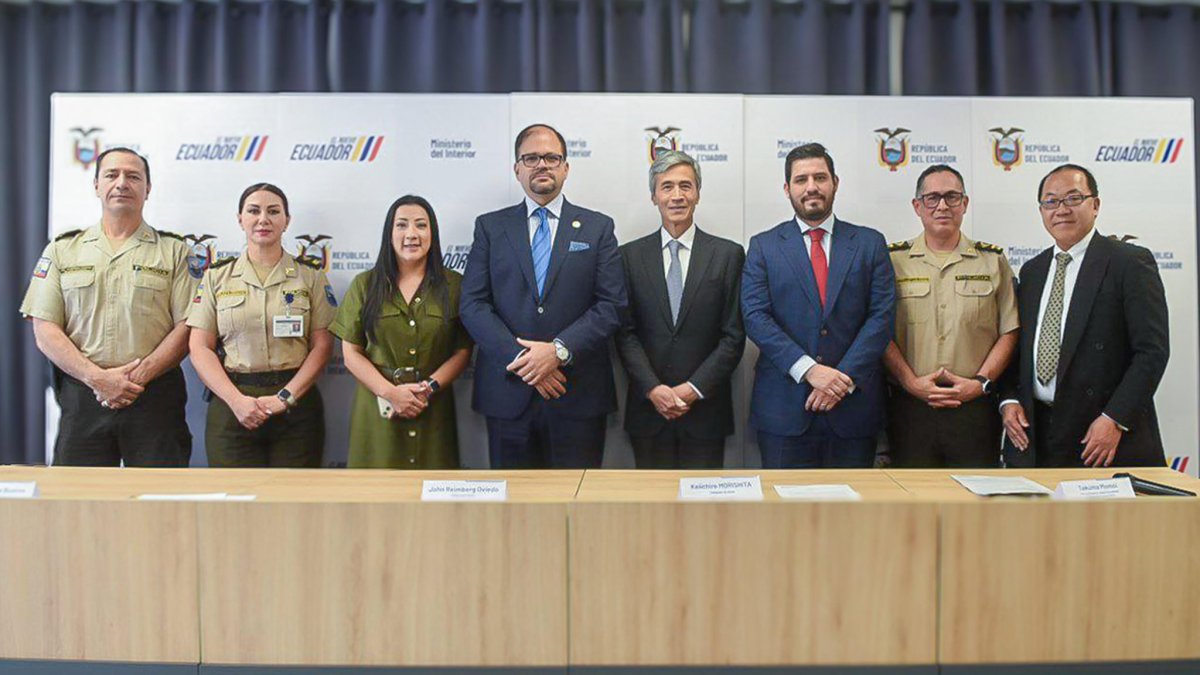 El ministro John Reimberg y autoridades japonesas formalizan la donación de patrulleros para fortalecer la seguridad en Ecuador