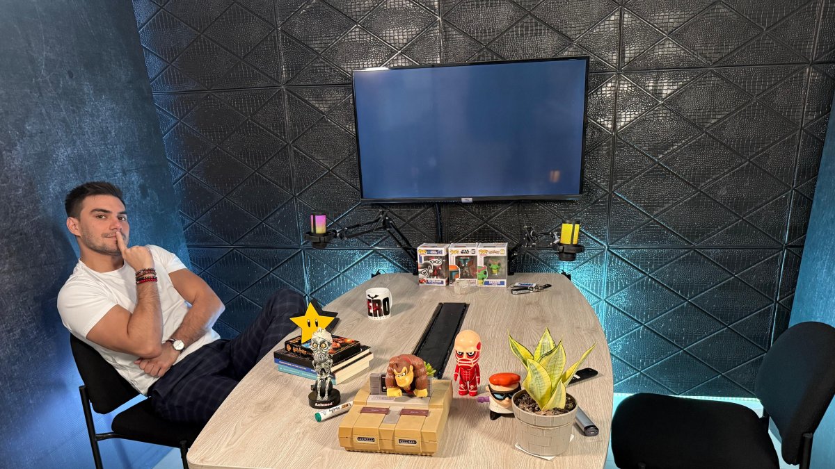 Carlos Scavone en el set de Armonía TV.