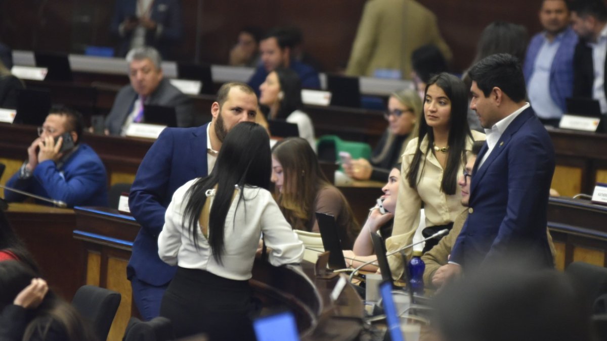 El Pleno logró votar por el texto íntegro de las reformas electorales después de un receso de tres horas.