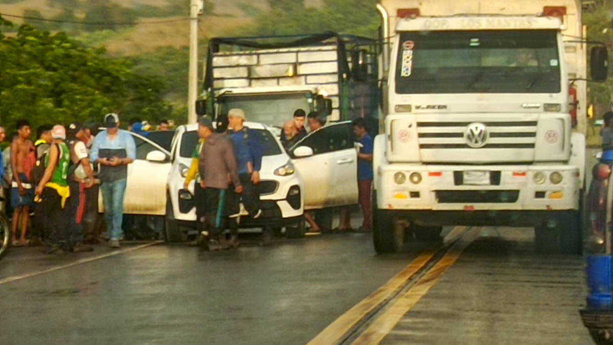 Fue atacado mientras conducía.
