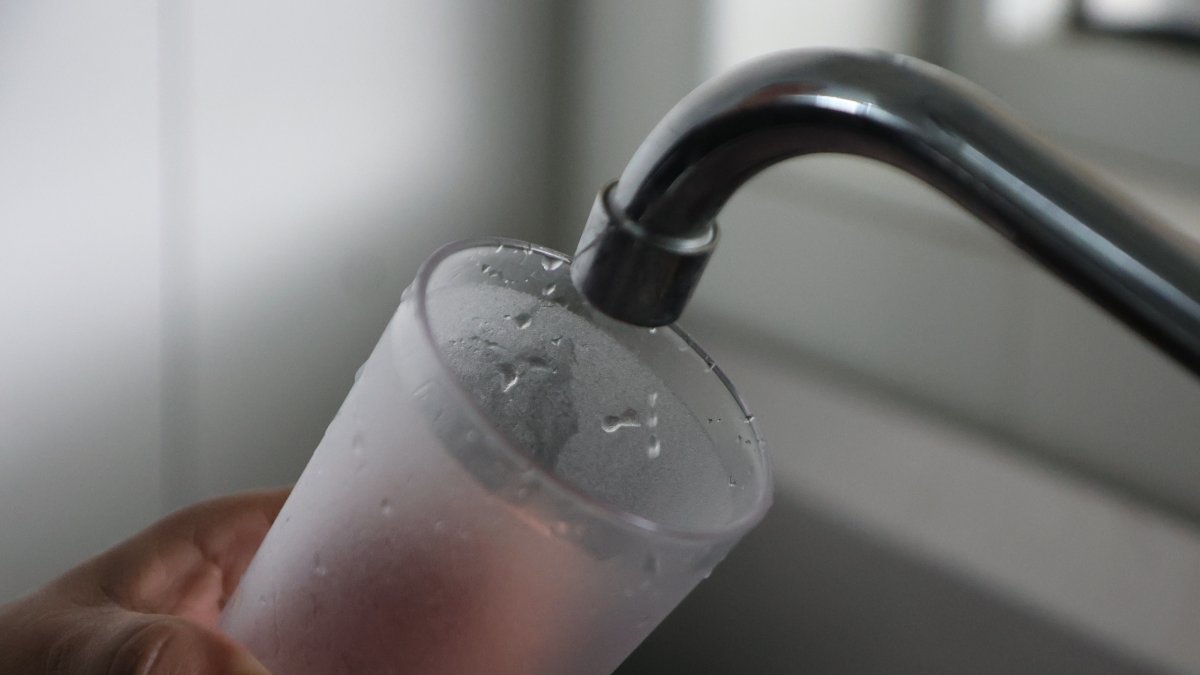 Interagua y EMAPAG defienden la calidad del agua potable tras la denuncia presentada por el Ministerio de Ambiente ante la Fiscalía.