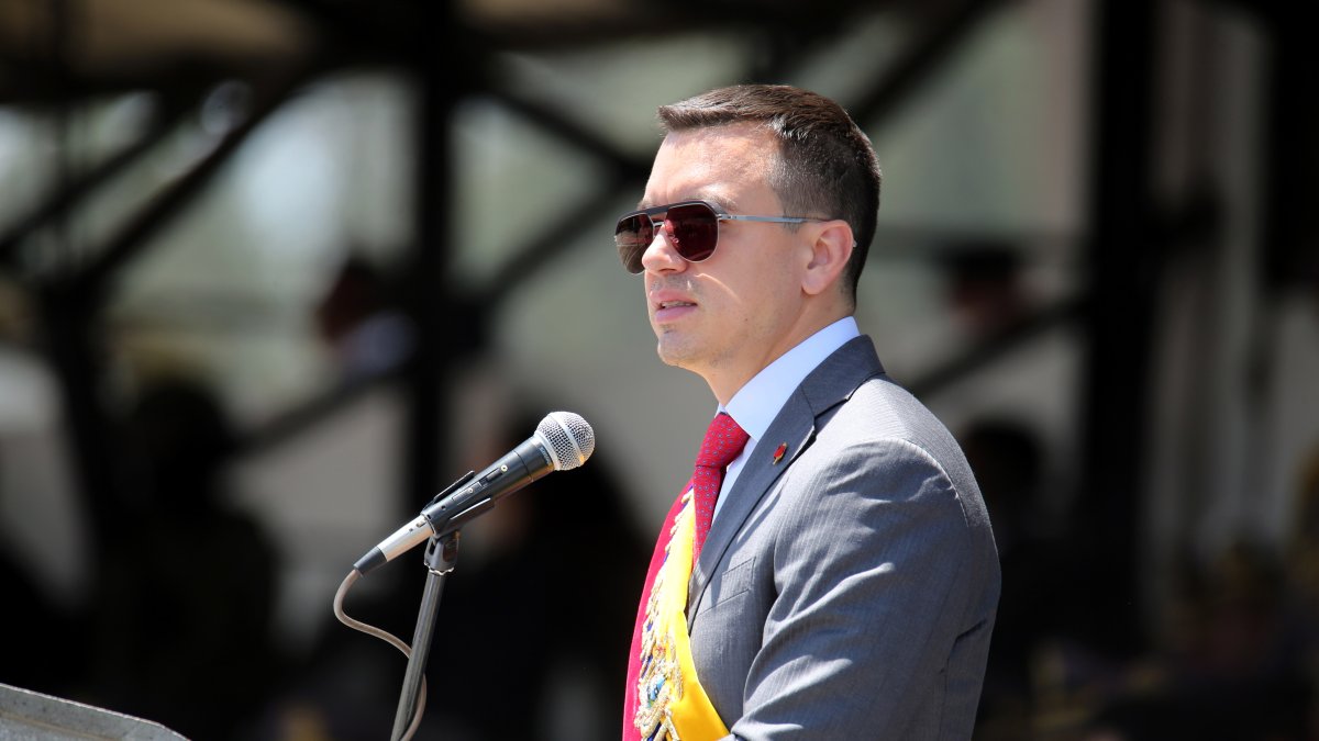 Daniel Noboa mediante Decreto Ejecutivo No. 41 ha removido del cargo al gobernador de Azuay Luis Santiago Malo González