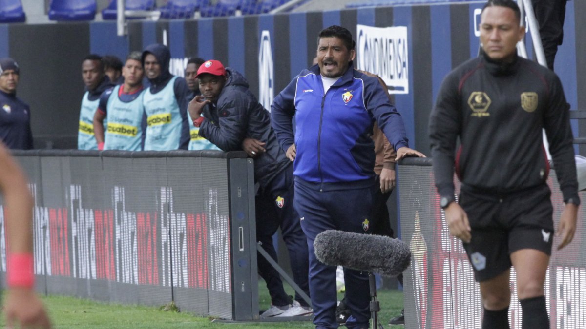 El DT Omar Asad dirigió su último partido en el banquillo de El Nacional.