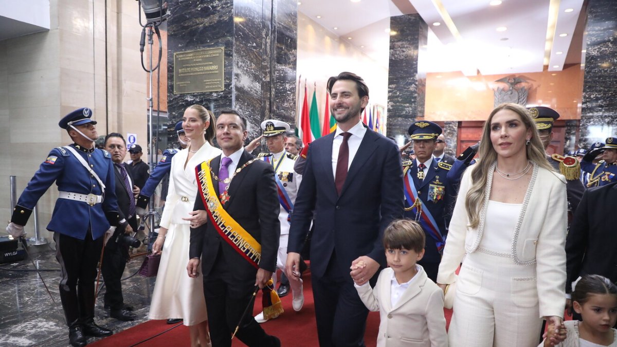 El presidente Daniel Noboa junto a Niels Olsen en su posesión el 24 de mayo de 2025.