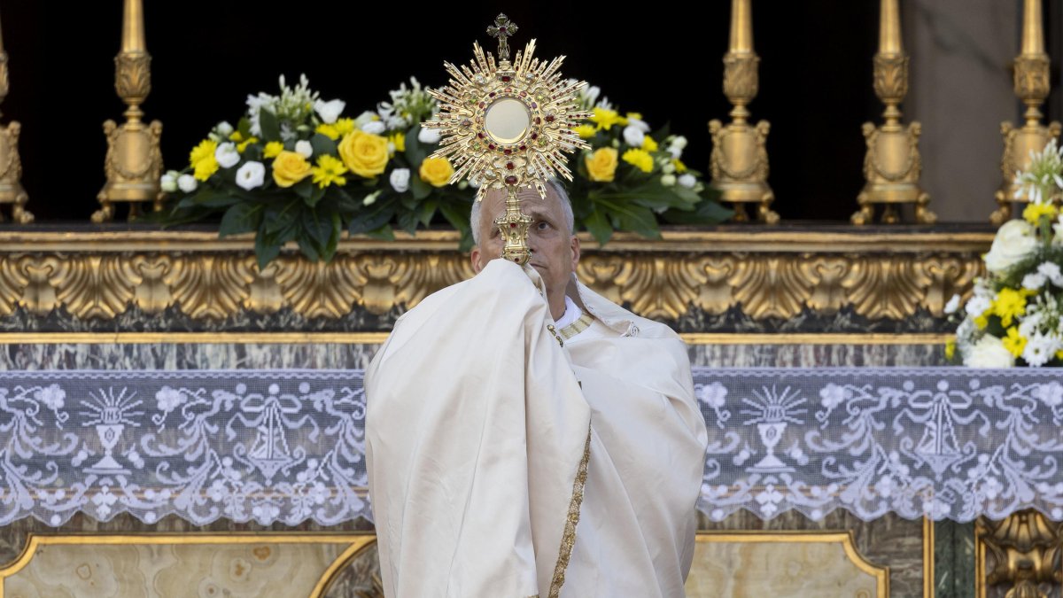 El papa León XIV celebra el Corpus Christi