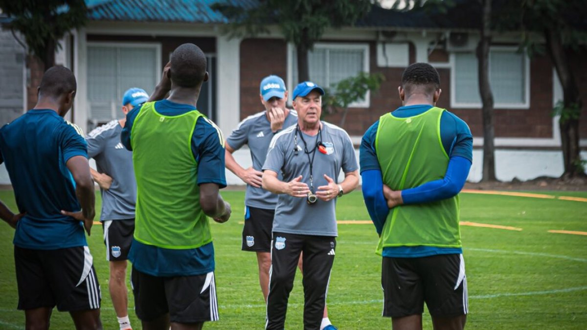 Jorge Célico está condicionado en su continuidad en Emelec