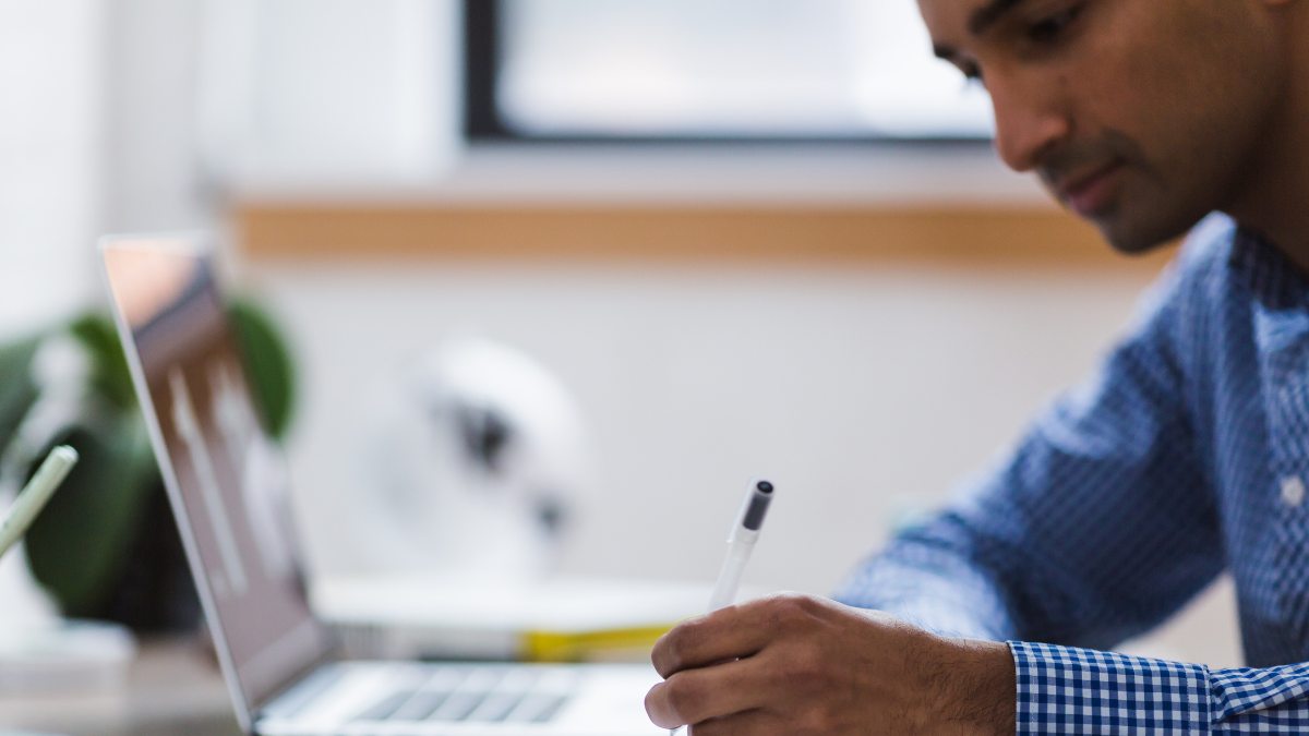 El método Pomodoro ayuda a evitar distracciones y fatiga mental, aumentando el enfoque y la productividad diaria