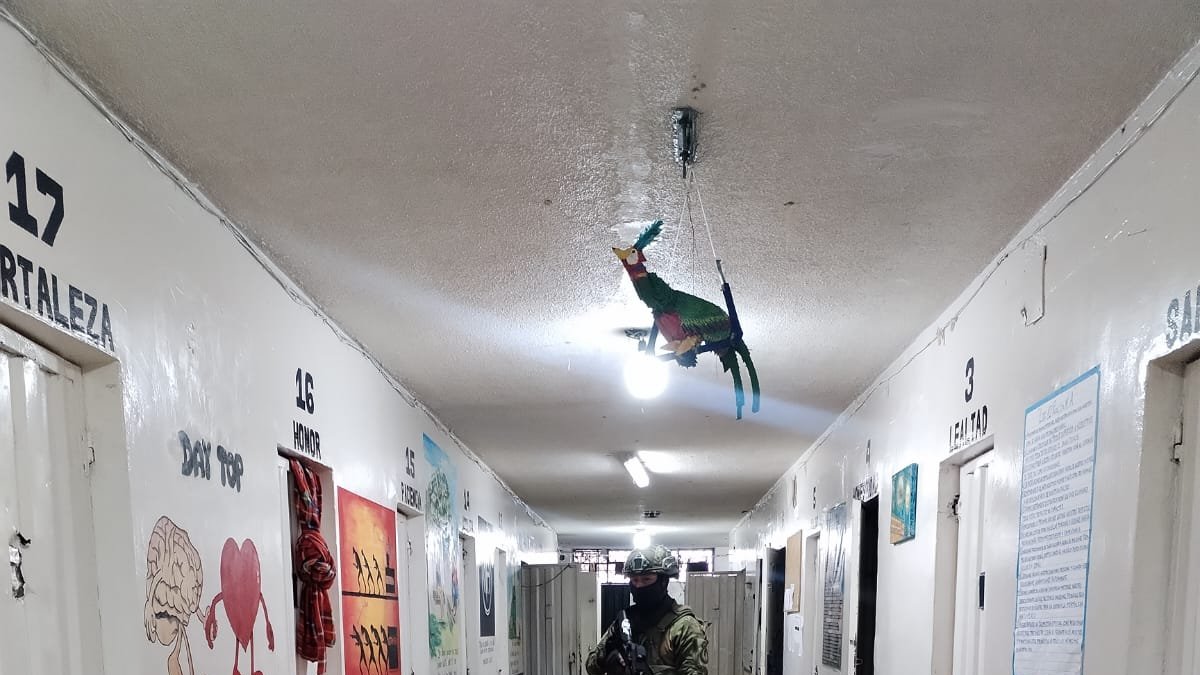Militares ingresaron a la cárcel de El Inca, ubicada en el norte de Quito.