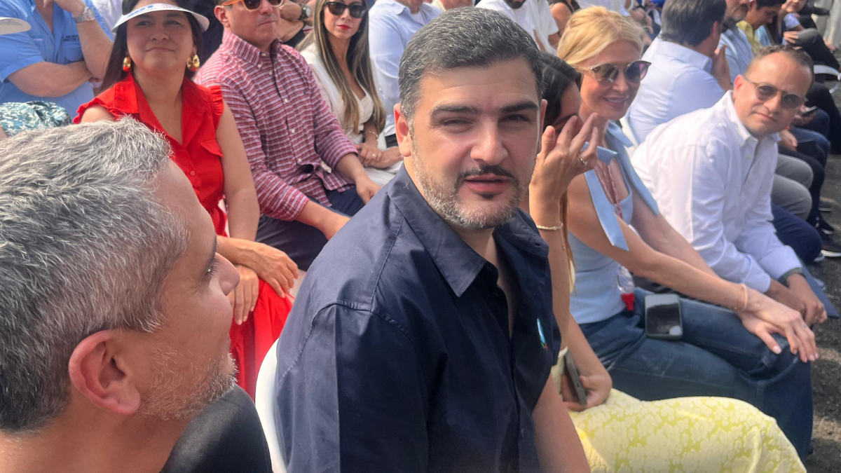 El alcalde Aquiles Álvarez abordó la regulación de vallas publicitarias en Guayaquil.