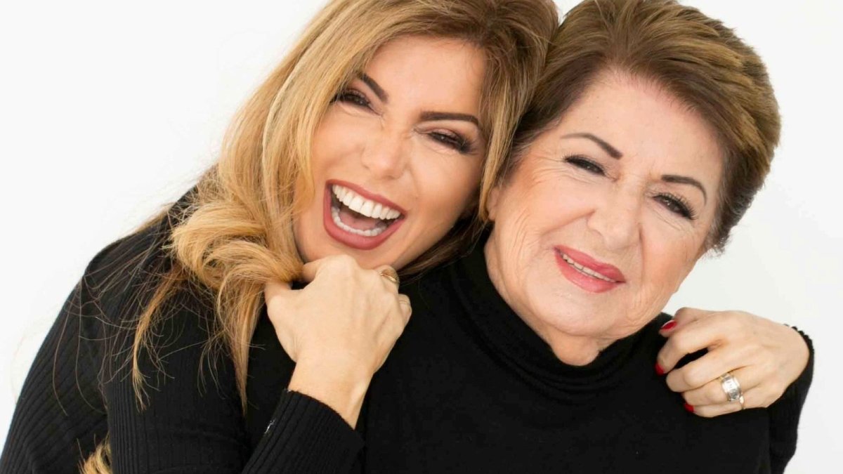 Mariela Viteri con su progenitora.