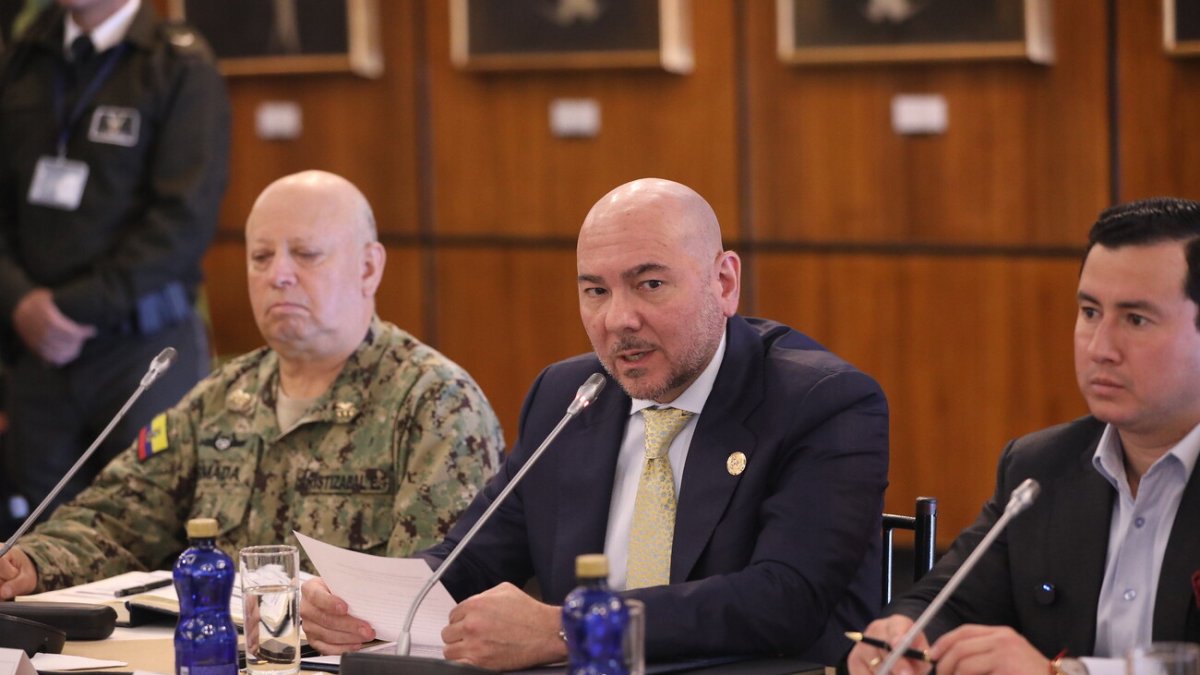 El ministro Gian Carlo Loffredo aseguró que todos los organismo de inteligencia tienen como prioridad ubicar a alias 'Fede'.