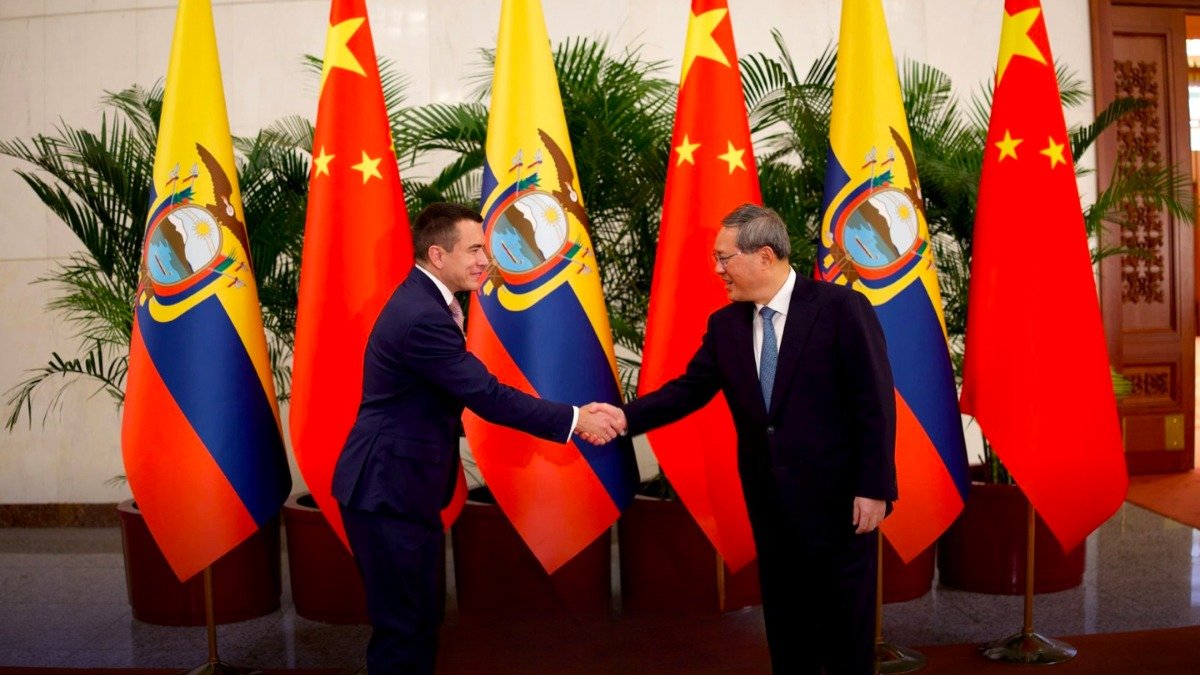 El presidente Daniel Noboa saluda al primer ministro Li Qiang en China, en una jornada clave para afianzar relaciones y atraer inversiones al Ecuador