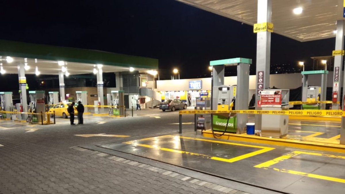 AMC clausuró una gasolinera por derrame de combustible hacia el barrio de Collacoto.