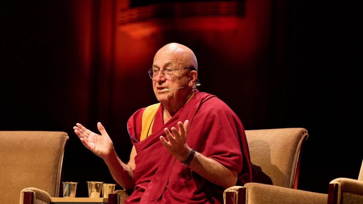 Matthieu Ricard durante una conferencia en Bruselas en octubre del 2024