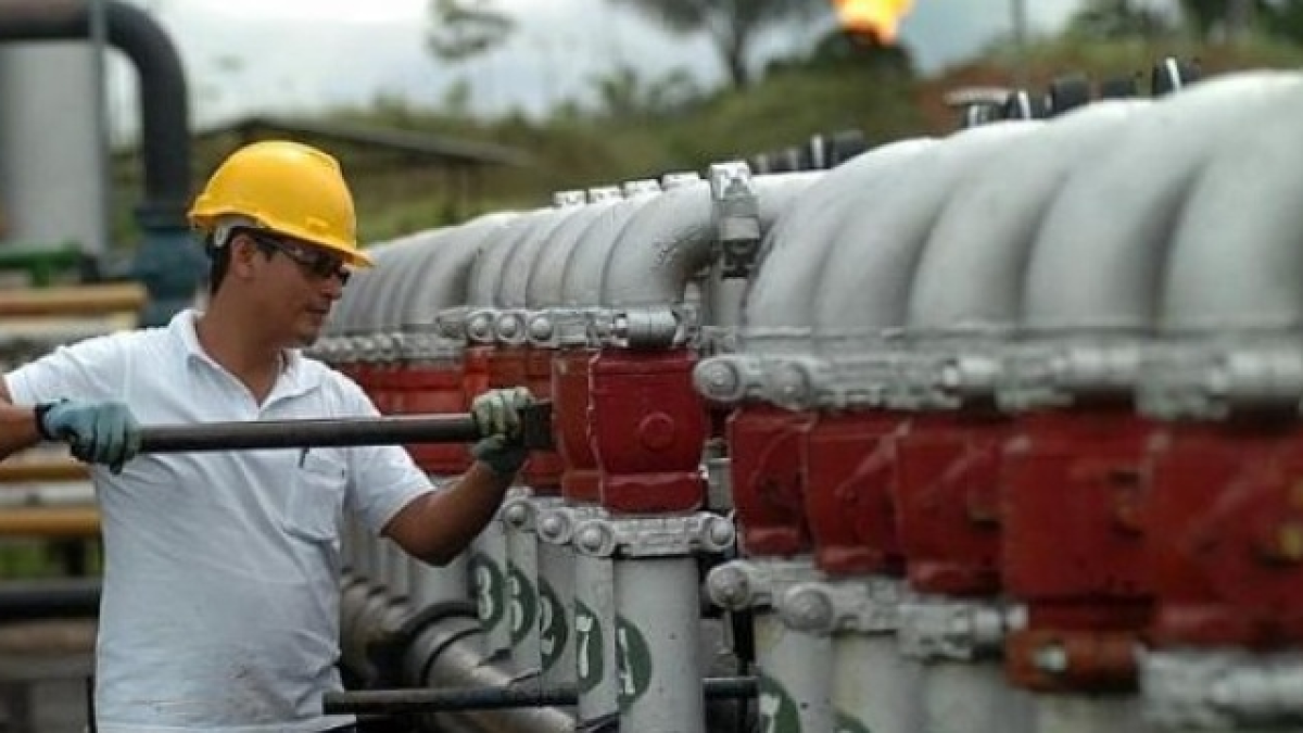 Desde que empezó el conflicto en Oriente Medio, el precio del oro negro se ha visto sacudido por el ritmo de las noticias.