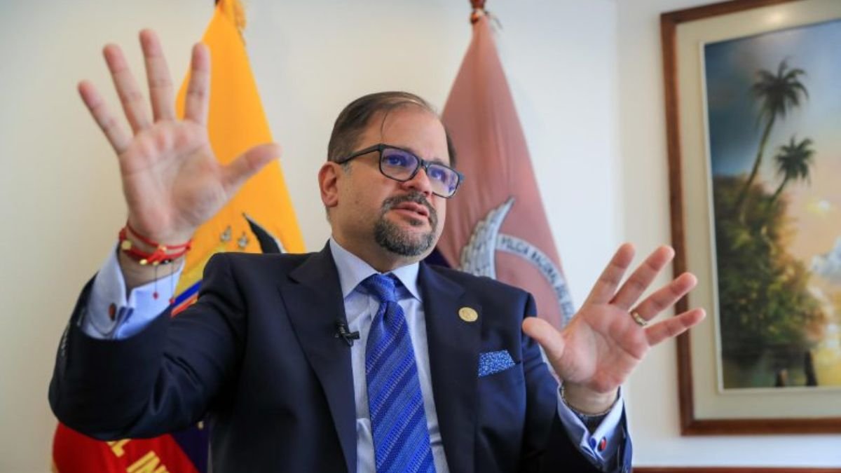 Las autoridades hallaron armas y municiones tras el intento de asesinato a Daniel Salcedo dentro del CRS de Riobamba.