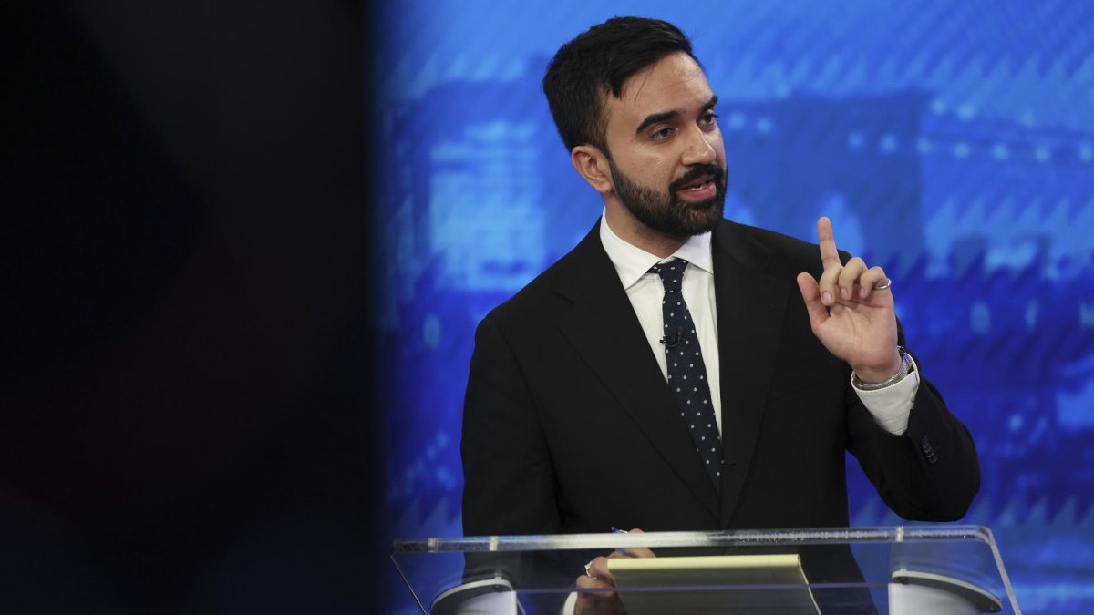 El joven asambleísta Zohran Mamdani, con la mirada puesta en la carrera a la alcaldía.