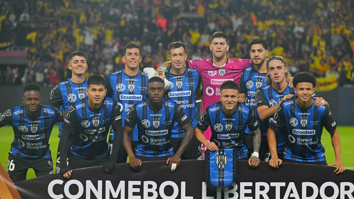 Foto del equipo de Independiente del Valle en un partido de la Copa Libertadores 2025.