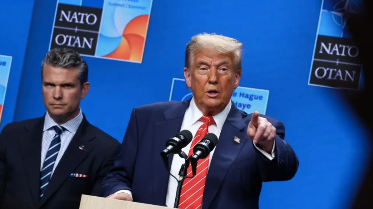 Donald Trump, en rueda de prensa tras la cumbre de la OTAN, donde arremetió contra España por no aumentar su presupuesto en Defensa.