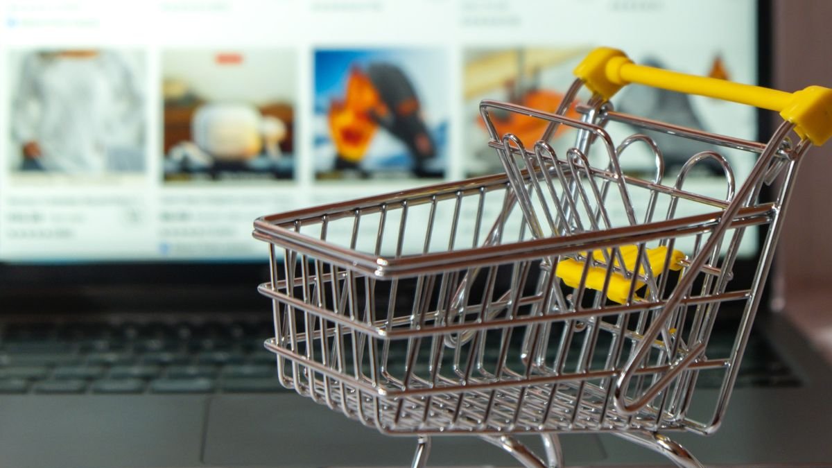 El ministro de Producción y Comercio Exterior, Luis Alberto Jaramillo, confirmó que Temu, la gigante china de comercio electrónico, busca establecer operaciones en Ecuador