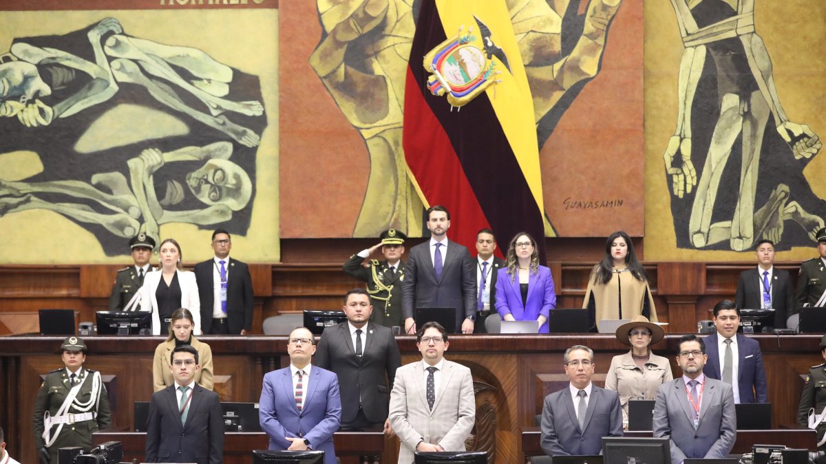 La Asamblea presidida por Niels Olsen aprobó la Ley de Integridad Pública con 84 votos a favor.