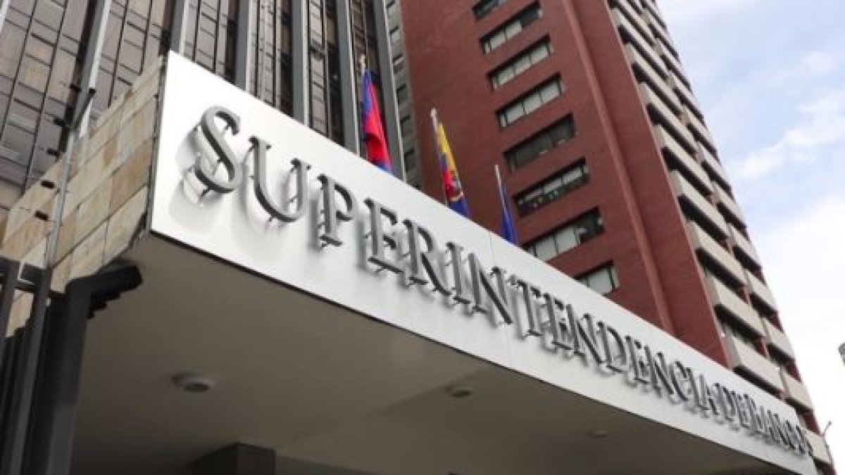 Superintendencia de Bancos alerta de 47 entidades financieras sin autorización.