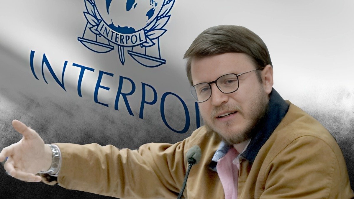 Hay una solicitud de difusión roja de Interpol vigente contra Augusto Verduga.