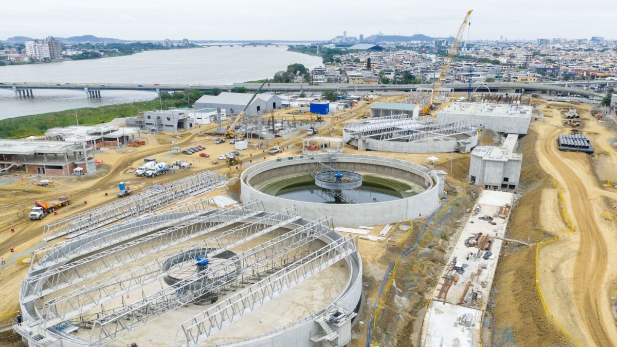 La Planta de Tratamiento de Aguas Residuales Los Merinos tiene un avance de construcción del 62,5%.