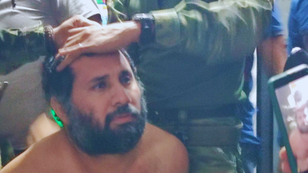 José Adolfo Macías Villamar, alias Fito, fue capturado sin oponer resistencia. El Ejército compartió imágenes de su aprehensión.