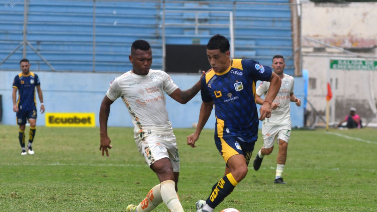 Delfín y Manta chocan en la fecha 18 de la LigaPro 2025.