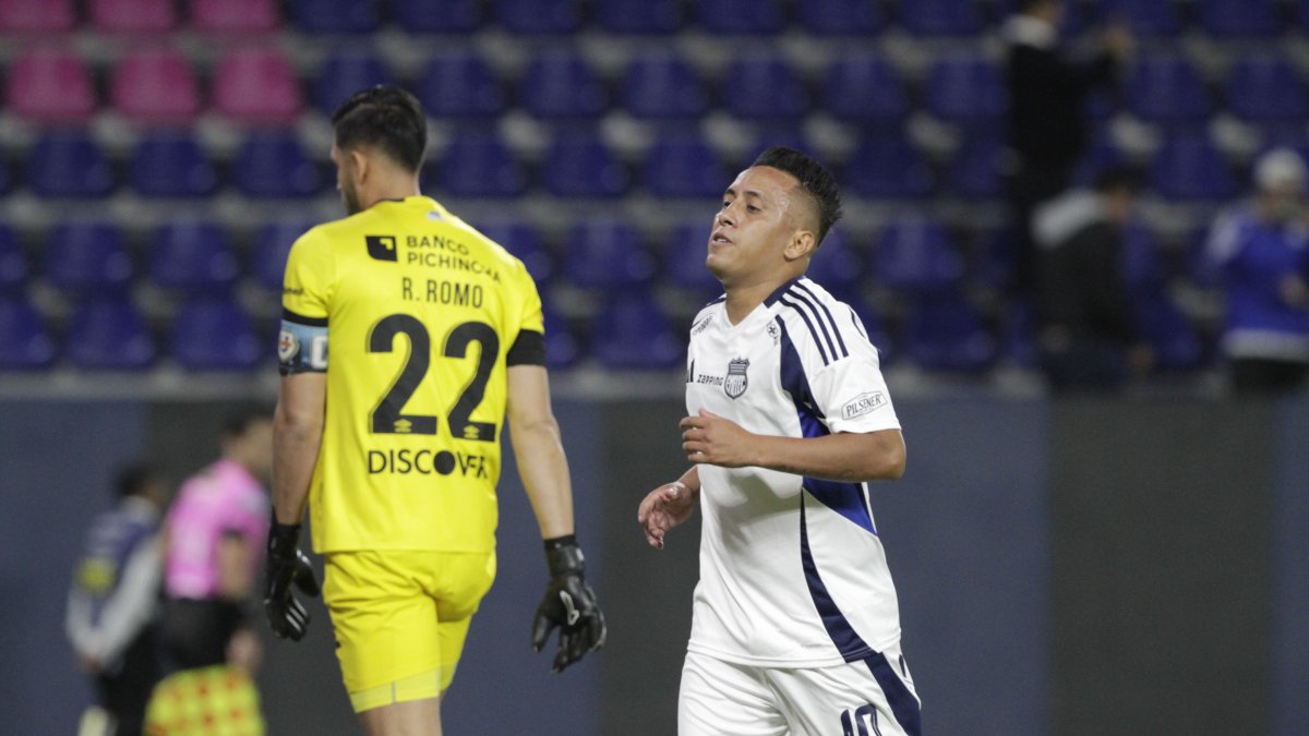 El peruano Christian Cueva potenció el ataque del Bombillo.