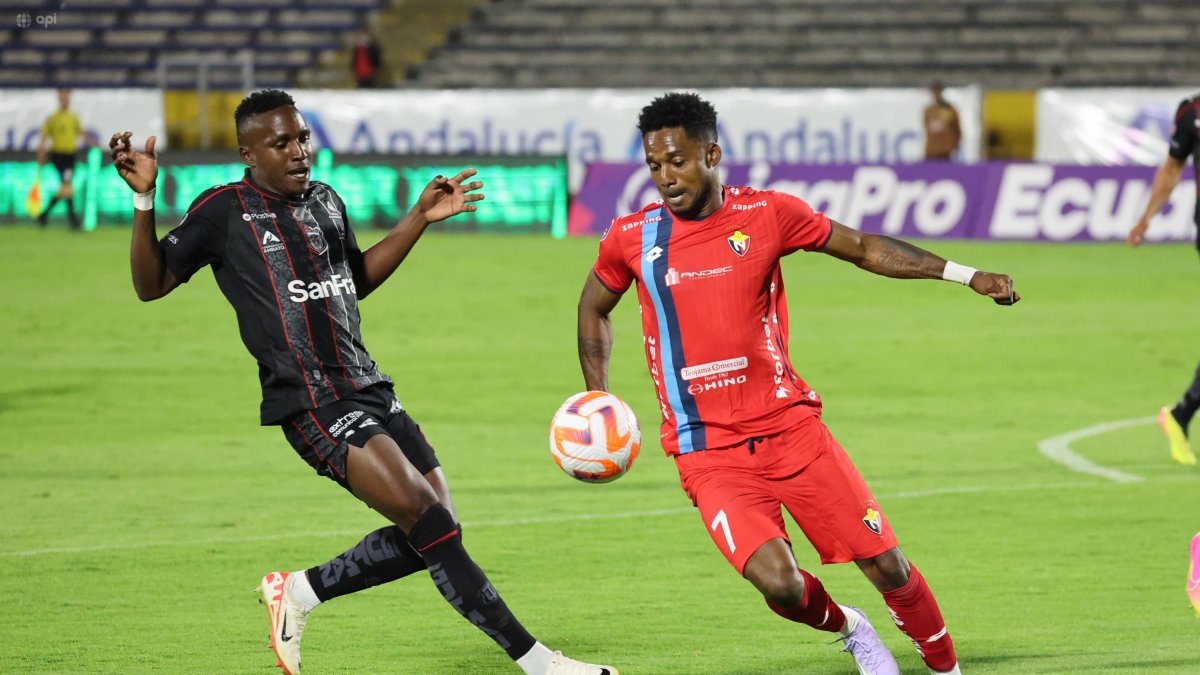 Técnico Universitario y El Nacional jugarán en el estadio Bellavista de Ambato.