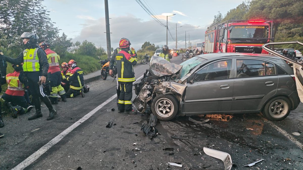 Un accidente de tránsito se registró en la av. Simón Bolívar, sector de La Argelia, al sur de Quito