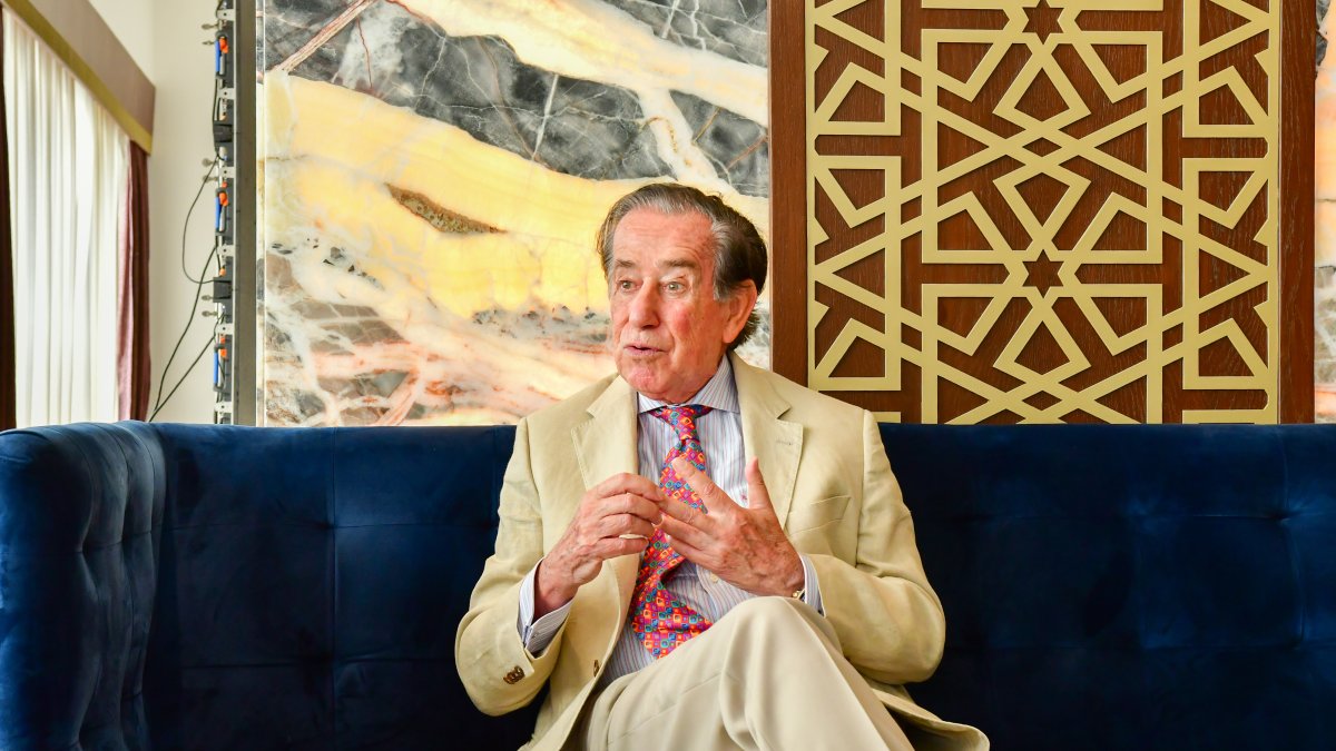 El doctor Enrique Rojas en su visita a Guayaquil