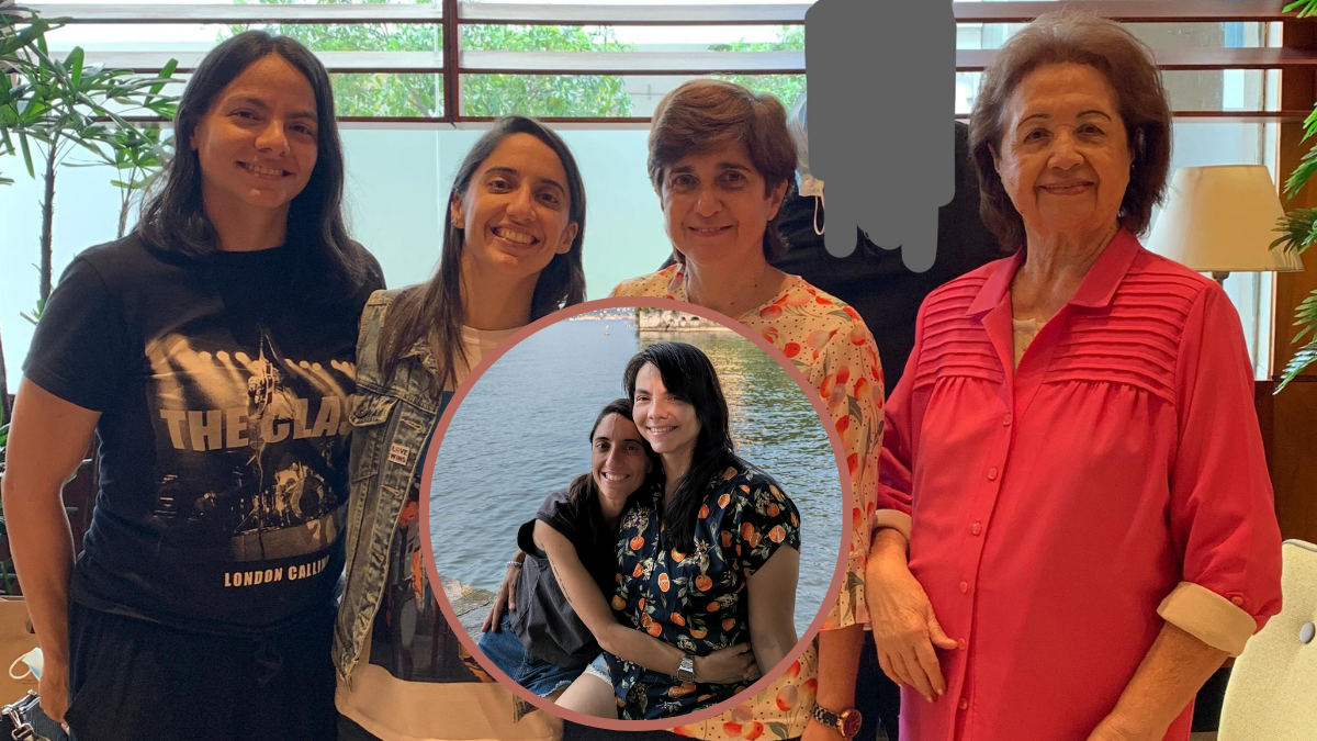 María José junto a su esposa Ángela, su mamá y su abuela.