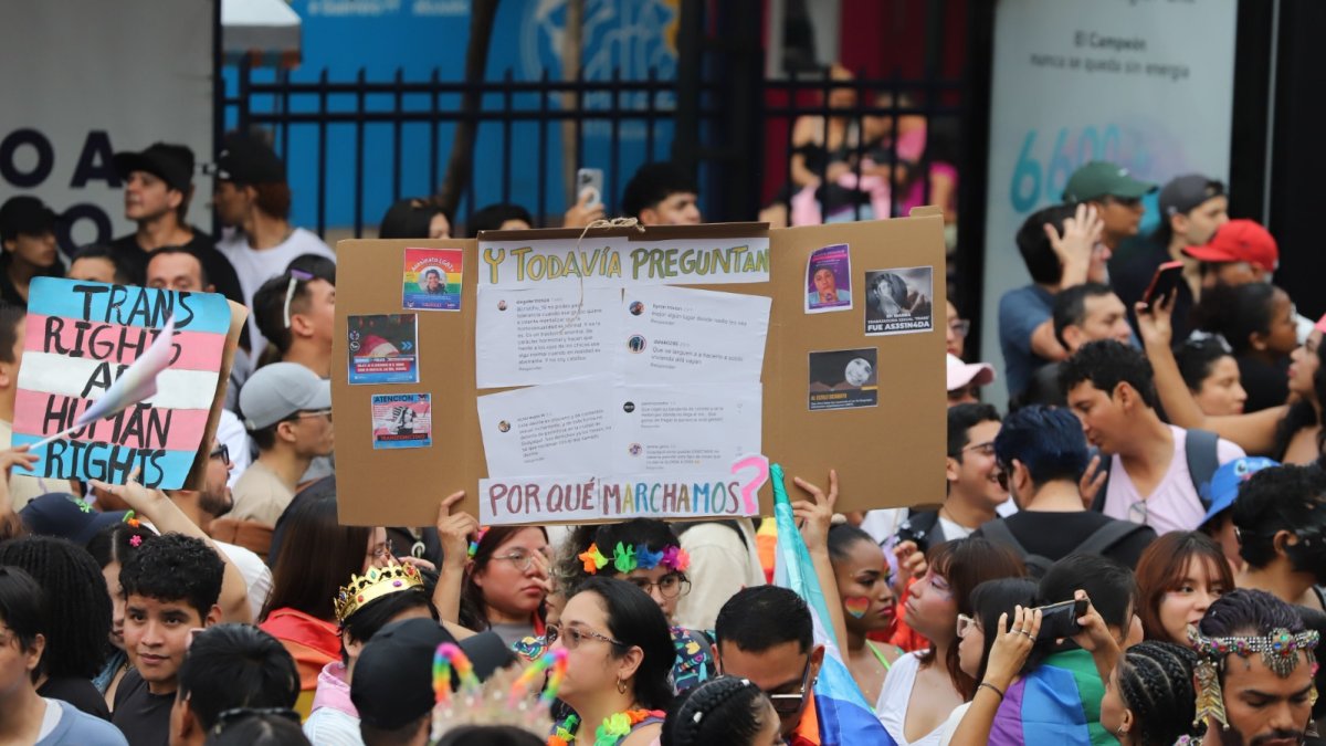 El Orgullo Guayaquil, según denunciaron los miembros del colectivo Orgullo Guayaquil, enfrentaron este año obstáculos municipales que afectan la visibilidad LGBTIQ+.