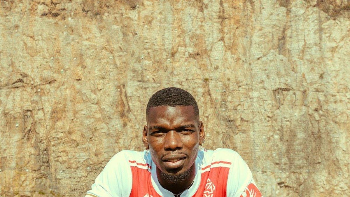 El futbolista francés Paul Pogba con la camiseta ya del Mónaco.