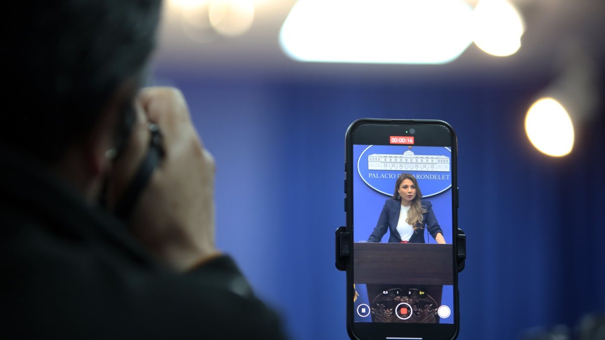 Carolina Jaramillo, vocera oficial de Carondelet, durante el anuncio sobre la reducción de homicidios y los avances en operativos de seguridad, este lunes 30 de junio de 2025.