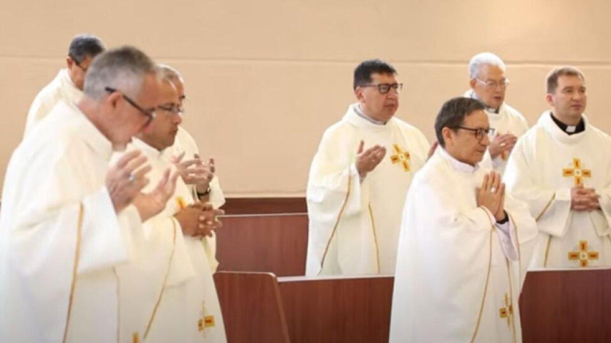 Los obispos del país hicieron un llamado urgente a volver al Evangelio y a los valores de la fe cristiana como respuesta a la crisis social